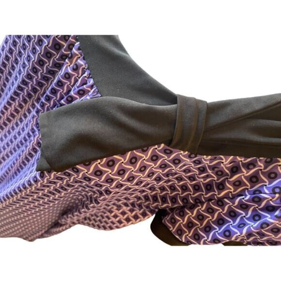 Purple Geometric Print Short-Sleeve Top With Black Accents & Bow Detail Womens M - Picture 4 of 7